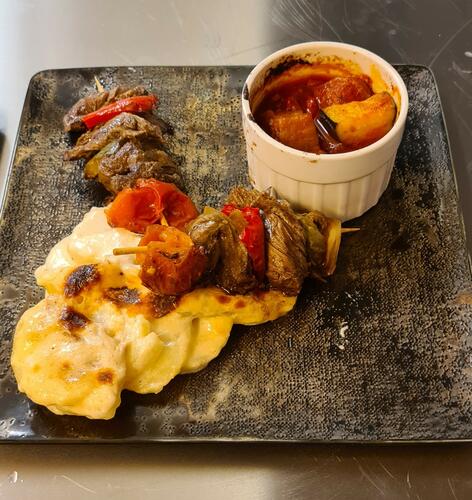 Plats faits maison servis au restaurant L’Adray à Longefoy