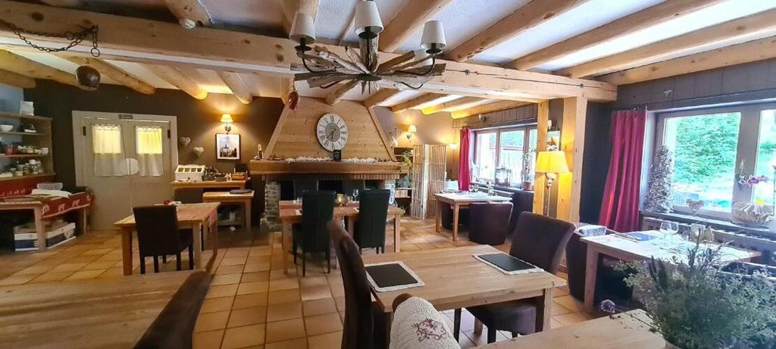 Cuisine maison et ambiance auberge au restaurant L’Adray